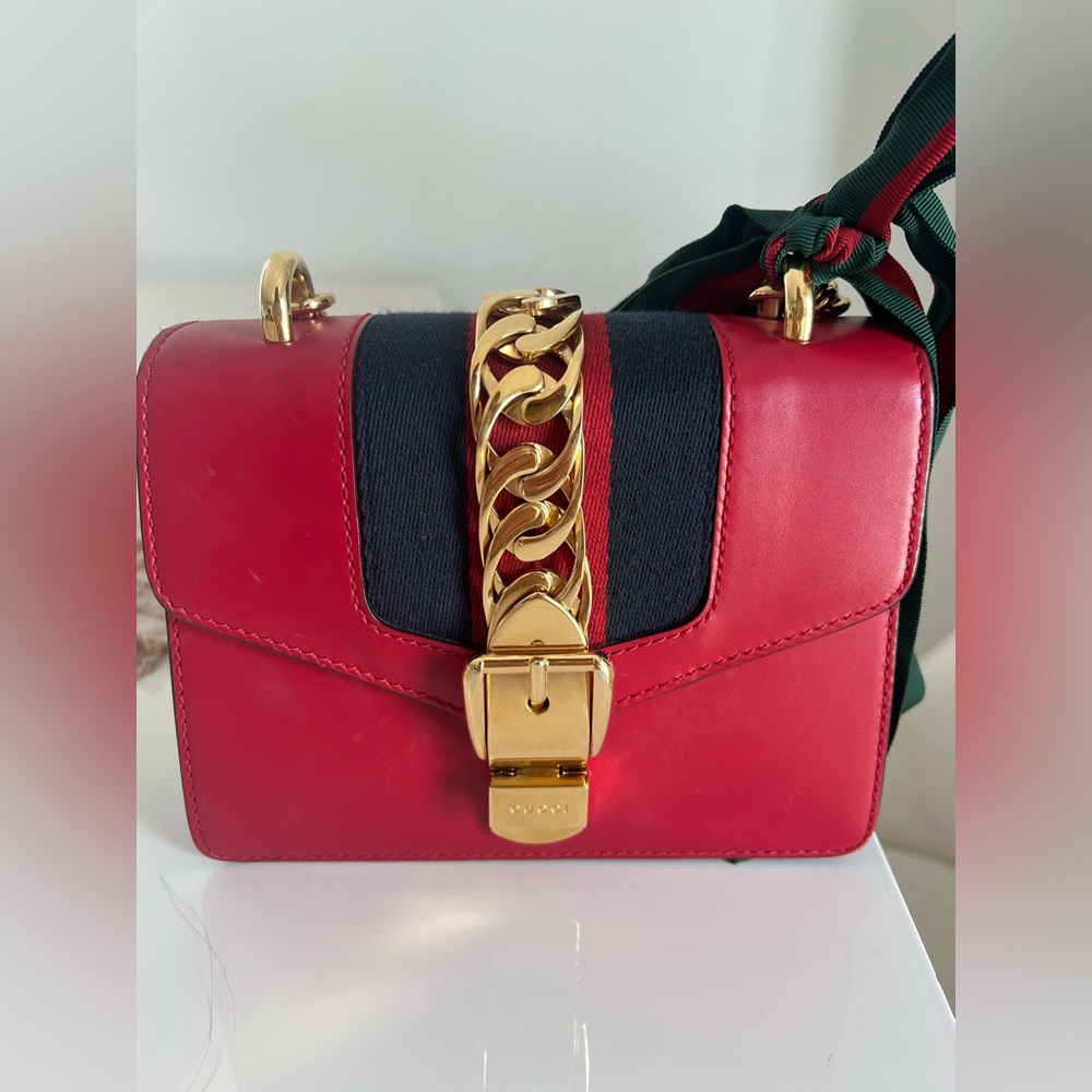 GUCCI Sylvie Shoulder Bag